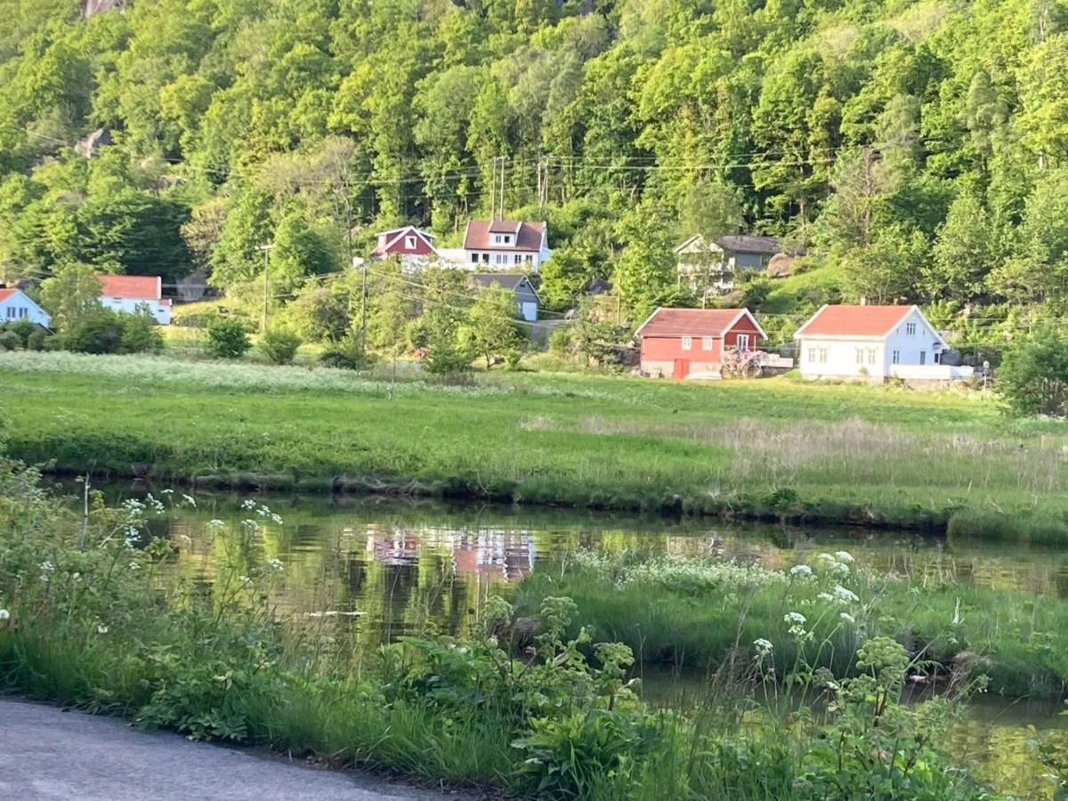 Anneks I Naturskjonne Gitlevag Lyngdal Luaran gambar